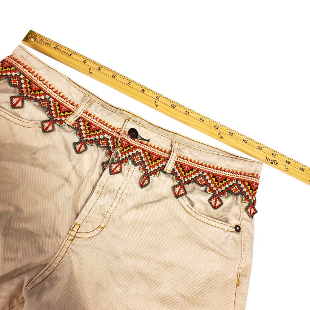 FREE PEOPLE Shorts Womens 29 Beige Borderline Aztec Frayed Button Fly Embroider - Picture 3 of 9